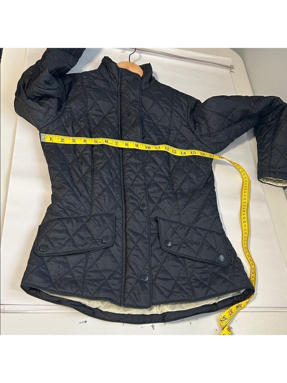 Barbour Flyweight Cavalry Quiet Luxury Quilted Minimalist Classic Jacket Size 4 - Picture 11 of 15